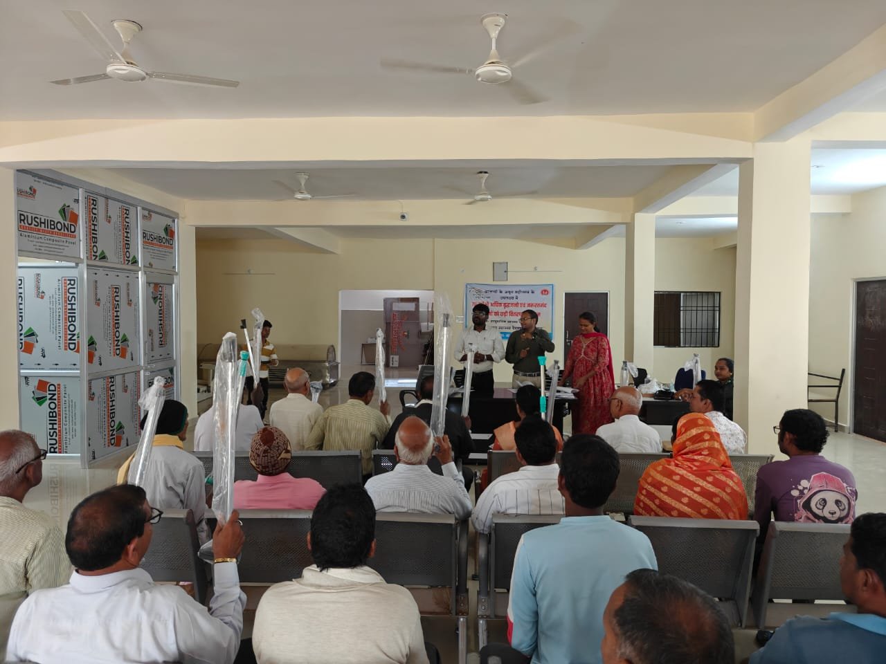 मोहला : वृद्धजनों के लिए विशेष स्वास्थ्य कार्यक्रम का हुआ आयोजन