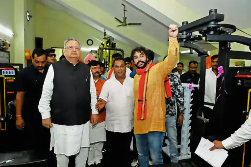 206_176079155468f38c02b405c_rjn8