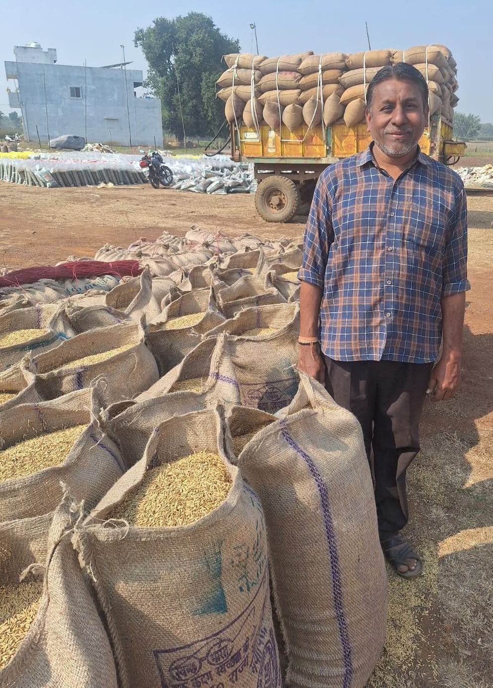 राजनांदगांव : खरीफ विपणन वर्ष 2025-26, किसान शंकरलाल को समर्थन मूल्य और कृषक उन्नति योजना से मिला आर्थिक संबल