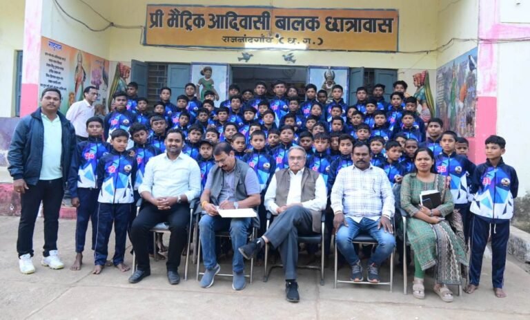 राजनांदगांव : छत्तीसगढ़ राज्य खाद्य आयोग के अध्यक्ष संदीप शर्मा ने आश्रम-छात्रावास, आंगनबाड़ी केन्द्रों, शासकीय उचित मूल्य दुकानों एवं विद्यालयों का किया निरीक्षण