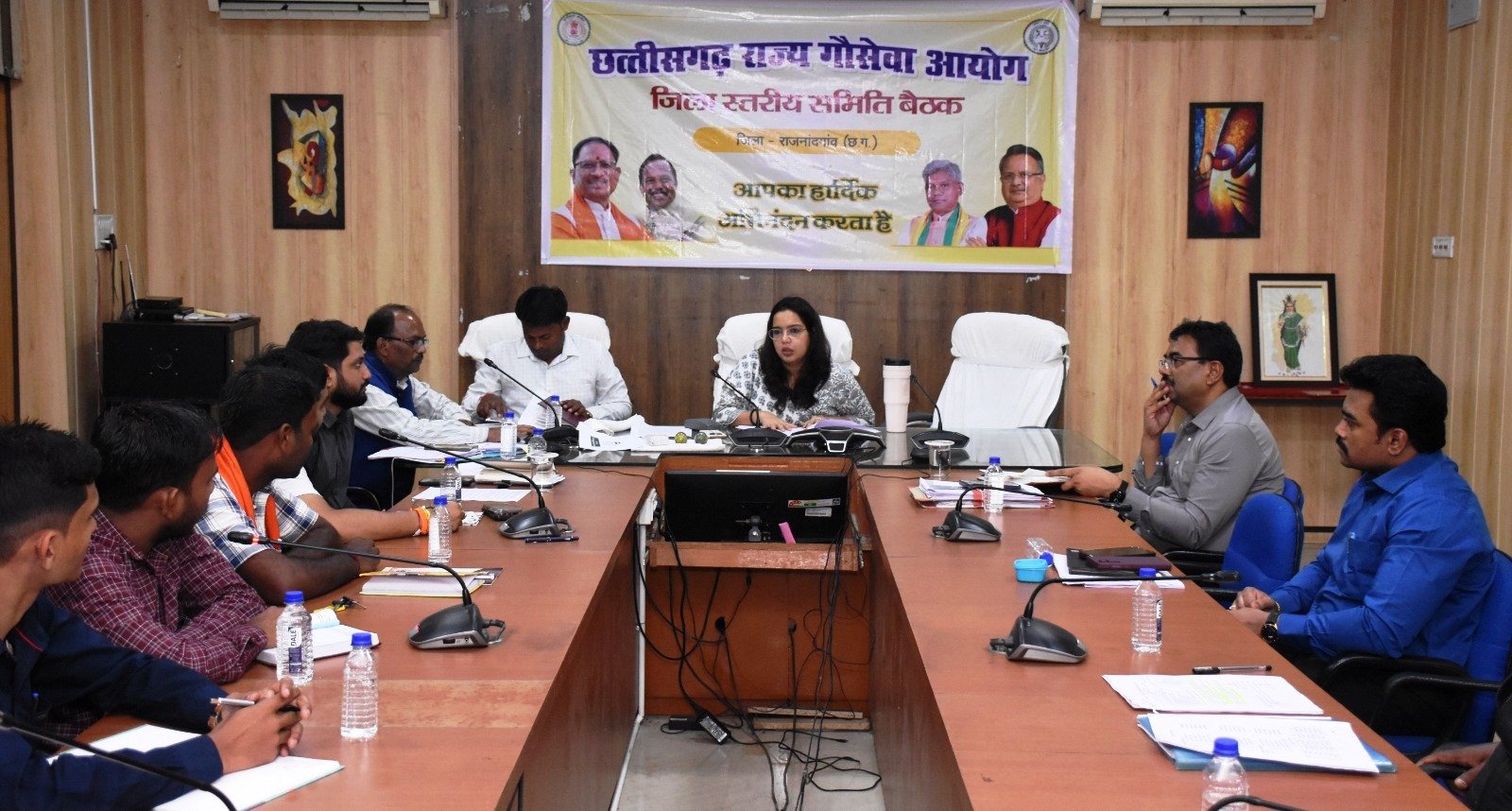 राजनांदगांव : सीईओ जिला पंचायत ने गौधाम योजना के संबंध में जिला स्तरीय समिति की ली बैठक