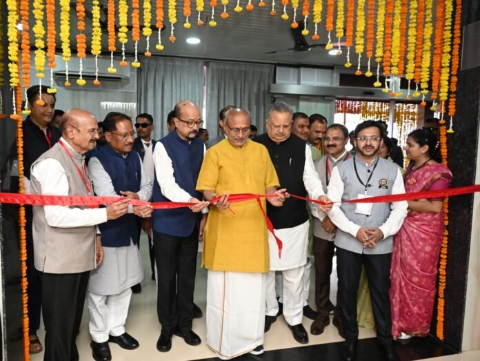 राजनांदगांव : उपराष्ट्रपति सीपी राधाकृष्णन ने नवनिर्मित स्वर्गीय जुगल किशोर सारडा स्मृति उदयाचल मल्टीस्पेशियलिटी आई केयर एण्ड रिसर्च इंस्टीट्यूट राजनांदगांव का किया शुभारंभ