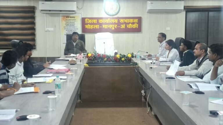 मोहला : प्रतियोगिता परीक्षाओं की तैयारी हेतु करें अनुकूल वातावरण निर्मित–अपर कलेक्टर जीआर मरकाम