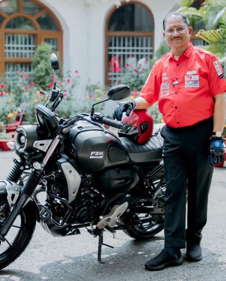 रायपुर : मुख्यमंत्री विष्णुदेव साय ने स्वयं बाइक चलाकर युवाओं को दिया सुरक्षित ड्राइविंग का संदेश