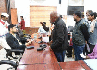 CG : किसानों ने अधिग्रहित भूमि का मुआवजा राशि प्रदान करने का आवेदन दिया…