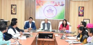 राजनांदगांव : किसानों को जिले के भीतर धान के परिवहन में करने में नहीं होनी चाहिए असुविधा : कलेक्टर