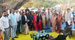 राजनांदगांव : आयुक्त कृषि उत्पादन शहला निगार ने विभिन्न योजनाओं तथा फसल चक्र परिवर्तन कार्यक्रम की प्रगति का अवलोकन करने विभिन्न ग्रामों का किया निरीक्षण