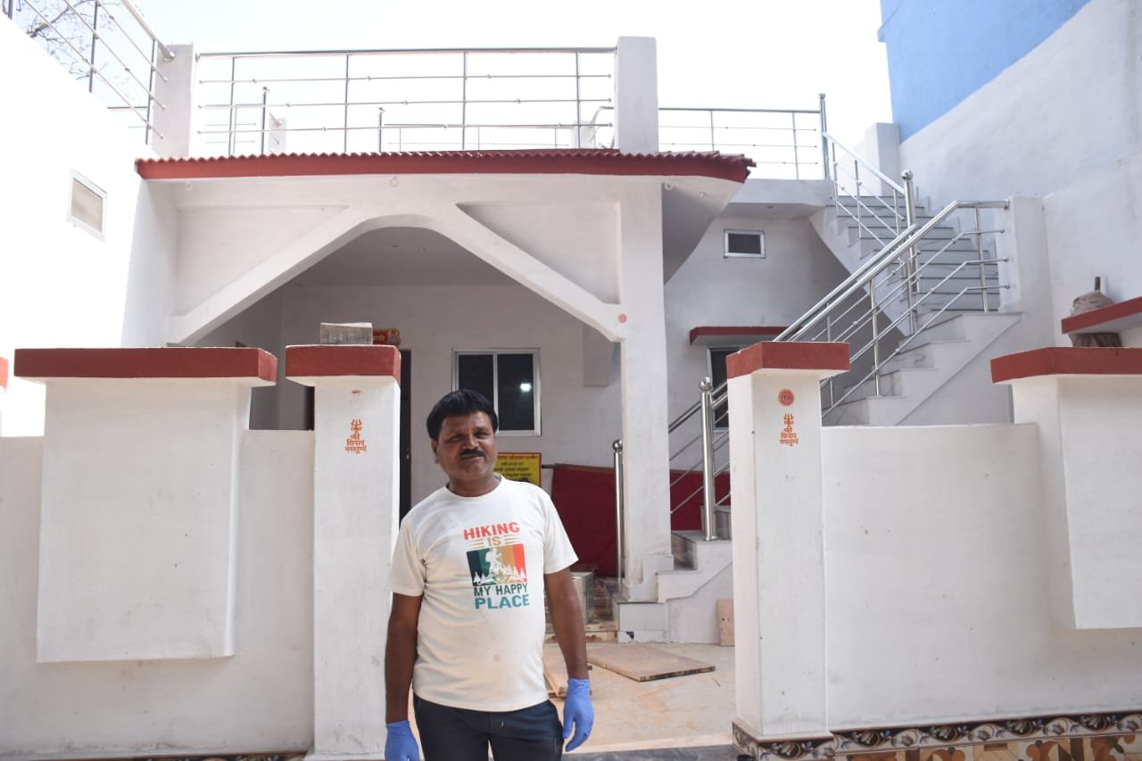 राजनांदगांव : प्रधानमंत्री आवास योजना से इनेश्वर चन्द्राकर को मिला अपना पक्का आवास