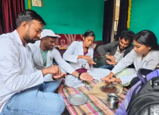 Rajnandgaon : कृषि महाविद्यालय एवं अनुसंधान केंद्र के विद्यार्थियों ने धूप बनाने की प्रक्रिया बताई…