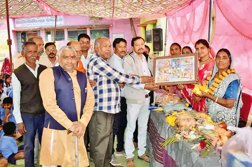 206_1765286875693823db31628_9007