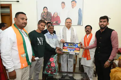 206_17663186876947e25f848f3_rj1