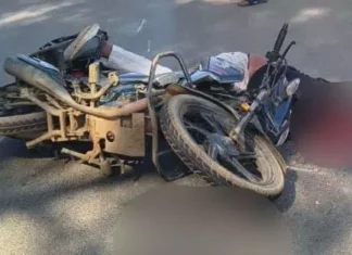 CG : रफ्तार ने कहर बरपाया ट्रक ने बाइक सवार को कुचल दिया…