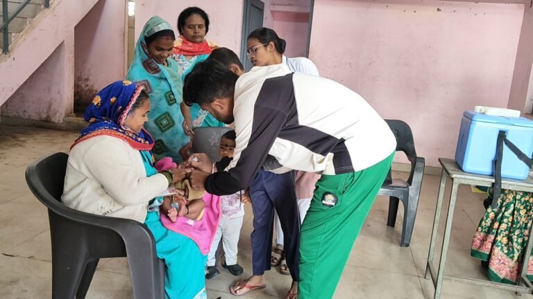 राजनांदगांव : जनस्वास्थ्य के प्रति प्रतिबद्धता का संदेश,बच्चों को पिलाई गई पोलियो ड्रॉप