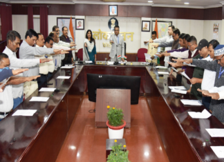 लोकभवन के अधिकारियों एवं कर्मचारियों ने ली राष्ट्रीय मतदाता दिवस की शपथ