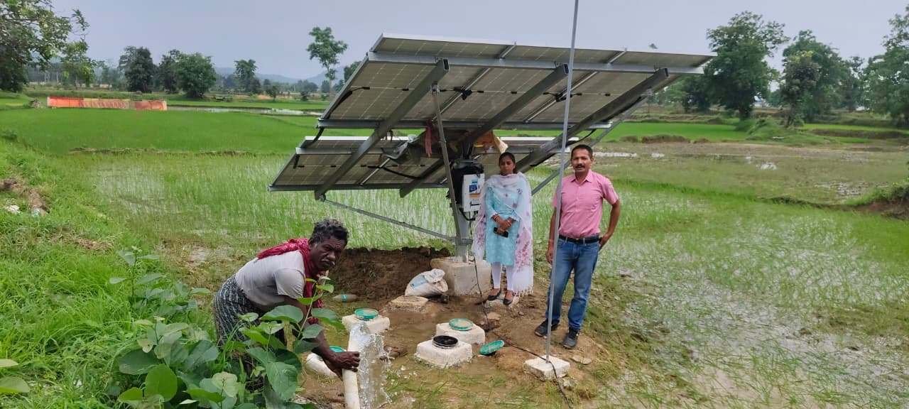 राजनांदगांव : जल जीवन मिशन, सोलर हाई मास्ट, सौर सुजला एवं सोलर पावर प्लांट योजनाओं से ग्रामीण एवं शहरी क्षेत्रों में बुनियादी सुविधाओं का हो रहा विस्तार