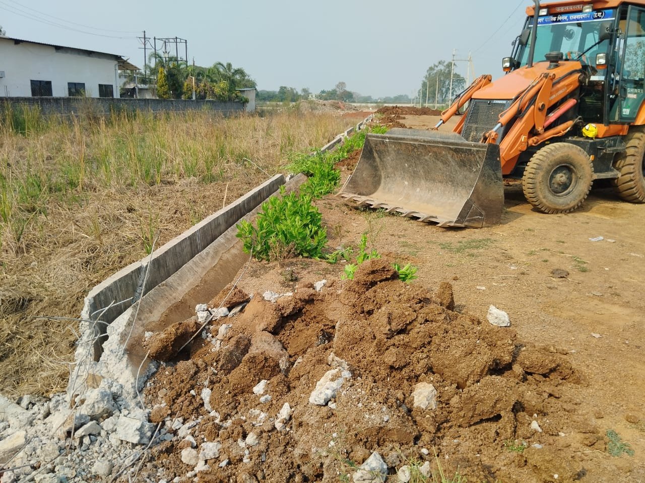 राजनांदगांव : अवैध कॉलोनियों पर चला प्रशासन का बुलडोजर