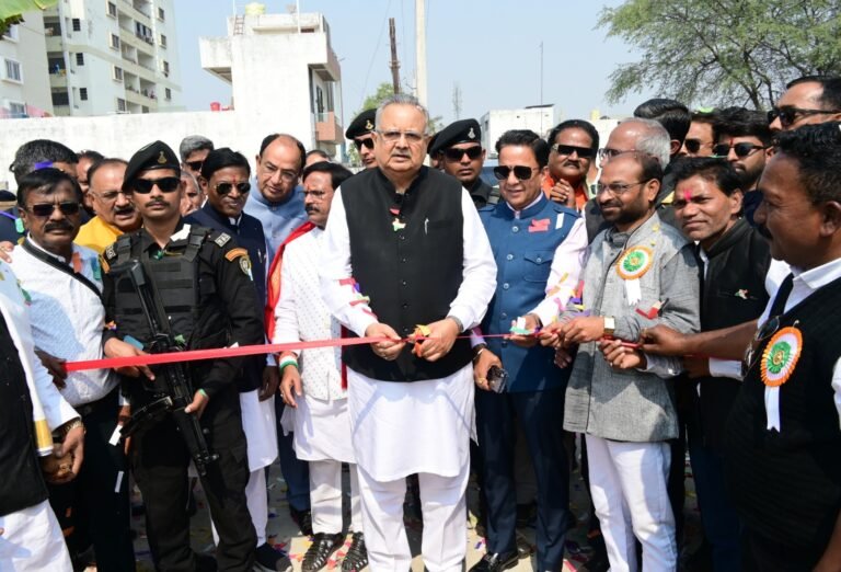 राजनांदगांव की पत्रकार कालोनी पत्रकारों की एकजुटता का एक अच्छा उदाहरण : विधानसभा अध्यक्ष डॉ. रमन सिंह