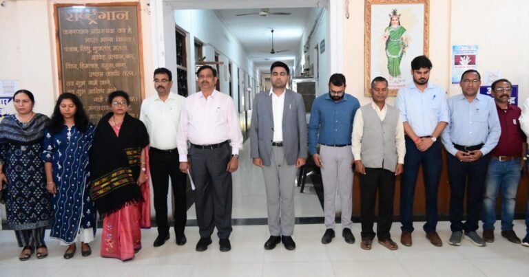 राजनांदगांव : भारत के स्वतंत्रता संग्राम के अमर शहीदों को मौन धारण कर दी गई श्रद्धाजंलि