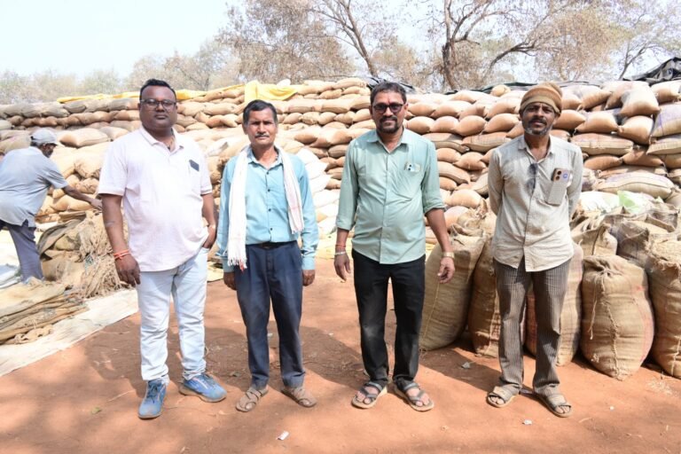 राजनांदगांव : शासन की कृषक हितैषी नीतियों से किसानों में सरकार के प्रति बढ़ा विश्वास
