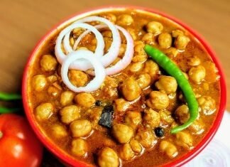घर पर बनाना है ढाबा स्टाइल में छोले…