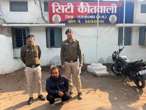 206_17693386196975f6fb92d81_03