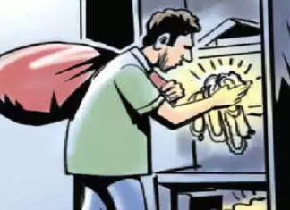 CG : शिक्षिका के घर से 75 हजार की चोरी …