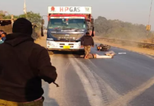 CG : बाइक और HP गैस सिलेंडर लोड ट्रक के बीच भिड़ंत हो गई, हादसा में एक की मौत, एक गंभीर रूप से घायल …