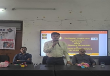 CG : पोस्टर प्रतियोगिता के माध्यम से छात्र-छात्राओं ने बताया एसआईआर का महत्त्व…