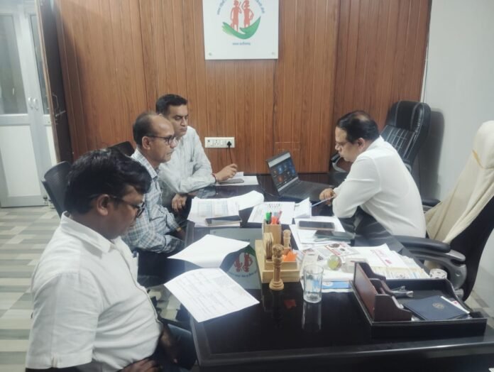 राजनांदगांव : सीएमएचओ ने वर्चुअल बैठक लेकर राष्ट्रीय कार्यक्रमों की समीक्षा की