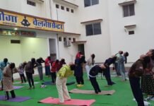 राजनांदगांव : जिले को निरोग बनाने की दिशा में प्रत्येक बुधवार को सभी आरोग्य मंदिरों में योगा क्लास एवं नि:शुल्क स्वास्थ्य परीक्षण राजनांदगांव : जिले को निरोग बनाने की दिशा में प्रत्येक बुधवार को सभी आरोग्य मंदिरों में योगा क्लास एवं नि:शुल्क स्वास्थ्य परीक्षण