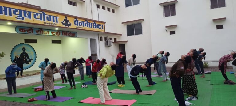 राजनांदगांव : जिले को निरोग बनाने की दिशा में प्रत्येक बुधवार को सभी आरोग्य मंदिरों में योगा क्लास एवं नि:शुल्क स्वास्थ्य परीक्षण