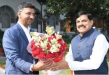 मिडनाइट मैसेज के बाद IAS ट्रांसफर में बड़ा फेरबदल, मनीष सिंह और वर्णवाल की बढ़ी शक्ति, CM गंभीर