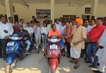 CG : उपमुख्यमंत्री विजय शर्मा की तत्परता से दो दिव्यांगों को मिली स्कूटी…