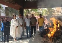 सामाजिक जिम्मेदारी का उदाहरण: ‘सेवा एक नई पहल’ द्वारा अंतिम संस्कार में की सेवा