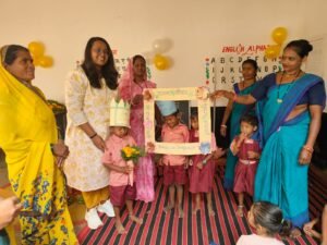 मोहला : वजन त्यौहार में शामिल हुईं कलेक्टर, बच्चों ने किया आत्मीय स्वागत