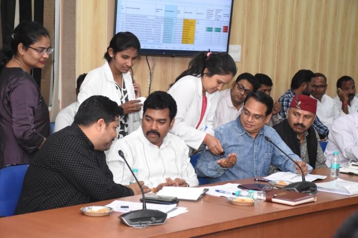 राजनांदगांव : कलेक्टर ने फाइलेरिया रोधी दवा का सेवन कर एमडीए अभियान का किया शुभारंभ