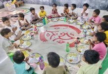 राजनांदगांव : नया आंगनबाड़ी भवन बना गांव के बच्चों और माताओं के लिए खुशियों का घर राजनांदगांव : नया आंगनबाड़ी भवन बना गांव के बच्चों और माताओं के लिए खुशियों का घर