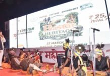 वन मंत्री केदार कश्यप ने चित्रकोट महोत्सव के दौरान किया बस्तर हेरिटेज मैराथन के लोगो का अनावरण