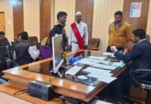 3 साल से लंबित प्रकरणों पर कलेक्टर ने लगाई फटकार