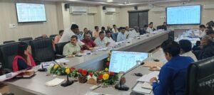 मोहला : लंबित ऋण प्रकरणों का समय–सीमा में करें निराकरण –सीईओ जिला पंचायत चंद्राकर