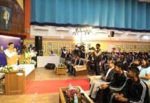 परीक्षा से डरकर नहीं, डटकर आगे बढ़िए