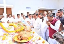 गुरु घासीदास के अनुयायियों का दल पावन गिरौदपुरी धाम के लिए हुआ रवाना