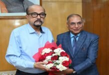 राज्यपाल रमेन डेका से राज्य उपभोक्ता विवाद प्रतितोष आयोग के अध्यक्ष चौरड़िया ने की सौजन्य भेंट