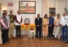 राज्यपाल डेका ने वीर विनायक दामोदर सावरकर को किया नमन, दी भावभीनी श्रद्धांजलि