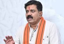 ताम्रध्वज साहू के बयान पर भड़के विजय शर्मा, कहा– नक्सलियों के खिलाफ कदमों में भी राजनीति शर्मनाक