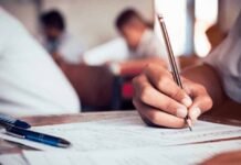 गणित परीक्षा में गड़बड़ी! CBSE बोर्ड की कमी से तीन शिफ्ट में परीक्षा लेने की नौबत आई