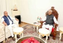 राज्यपाल पटेल से मध्यप्रदेश विधानसभा अध्यक्ष तोमर ने की सौजन्य भेंट