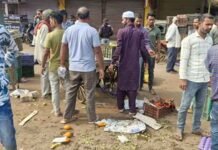 सिहोरा में बढ़ा तनाव, आमने-सामने आए दो गुट; पुलिस ने खदेड़कर भगाया