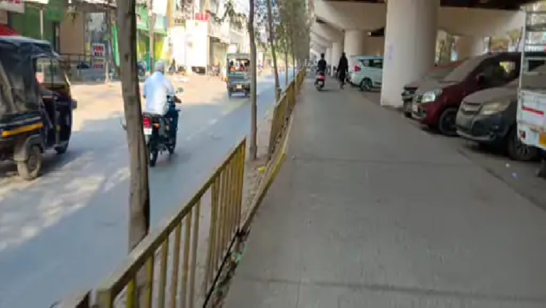 राजनांदगांव : ओवरब्रिज के नीचे रोड की नालियों में मलबा जाम…