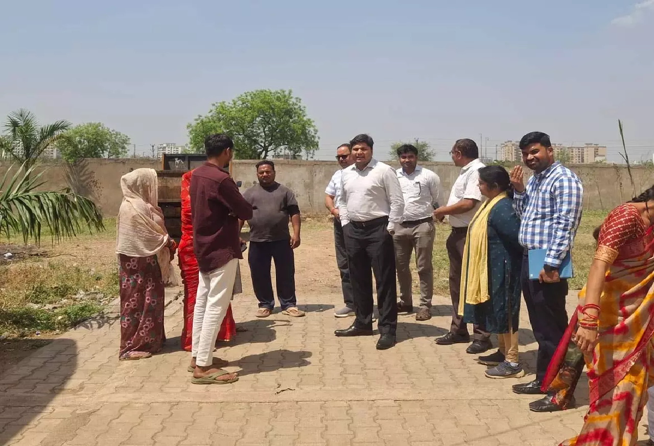 CG : लाभांडी में गंदे पानी की हो रही थी सप्लाई, निगम आयुक्त पहुंचे…